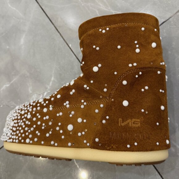 MOON BOOT FLAKES x Mattias Gollin